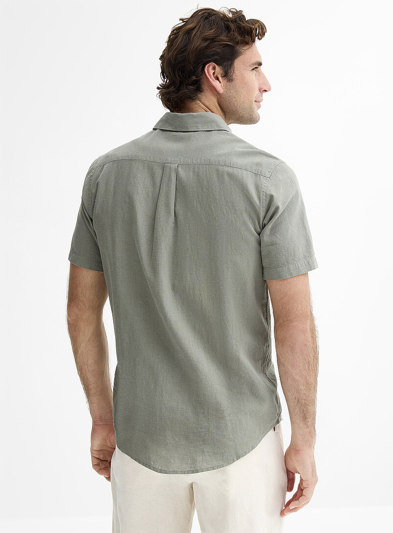 Le 31 Green 100% European linen short-sleeve shirt <b>Modern fit</b> for men