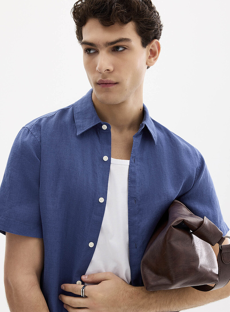Le 31: La chemise manches courtes pur lin europ&eacute;en <b>Coupe moderne</b> Bleu moyen - Ardoise pour homme