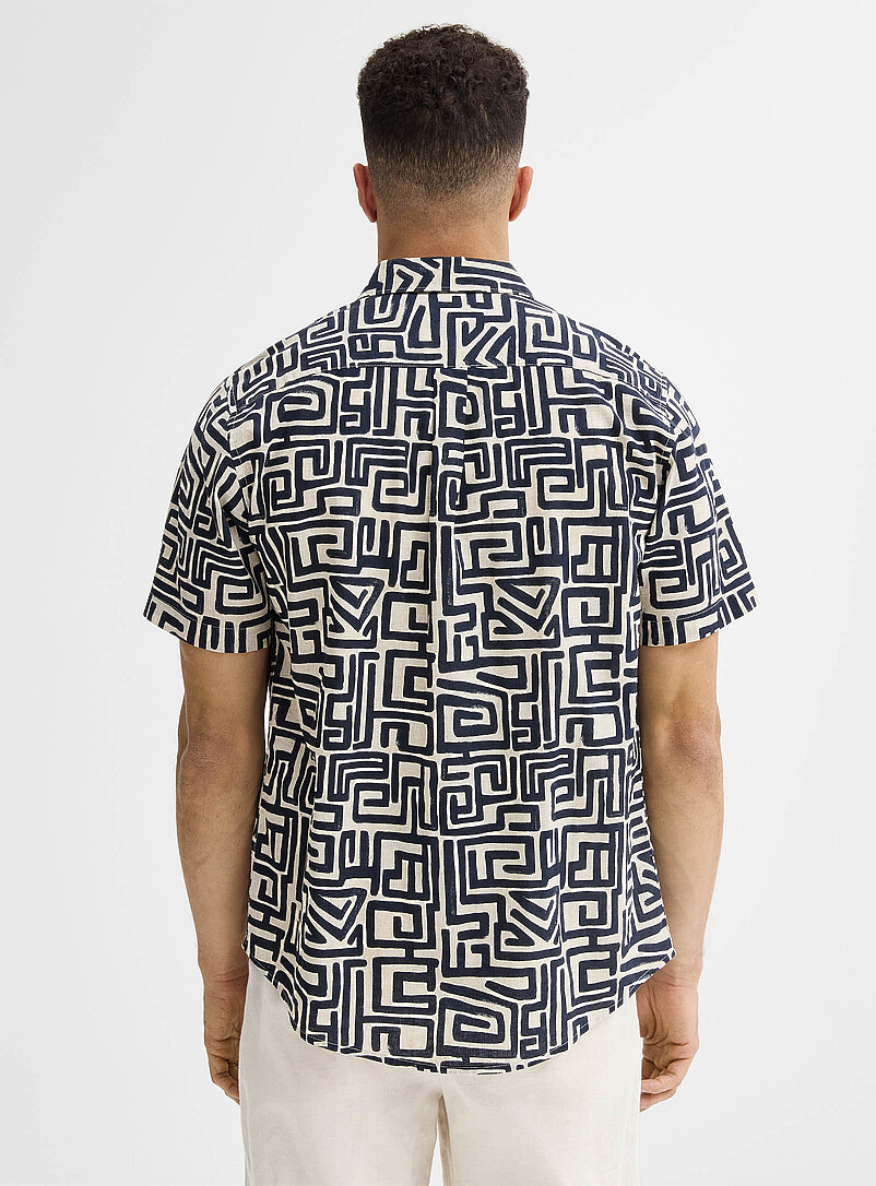 Le 31: Le chemise lin motifs exotiques <b>Coupe moderne</b> Marine &agrave; motifs pour homme