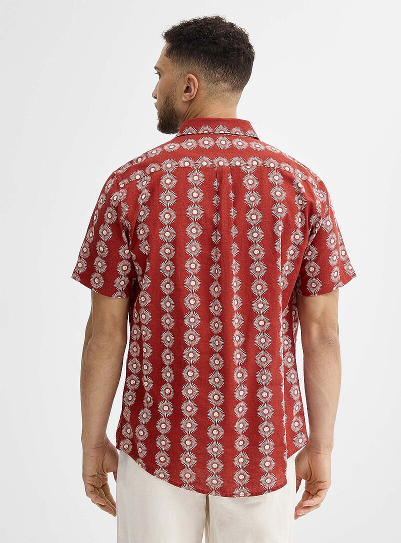 Le 31: Le chemise lin motifs exotiques <b>Coupe moderne</b> Marine &agrave; motifs pour homme