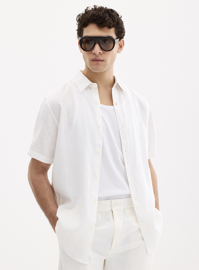 100% European linen short-sleeve shirt Modern fit product image (primary)