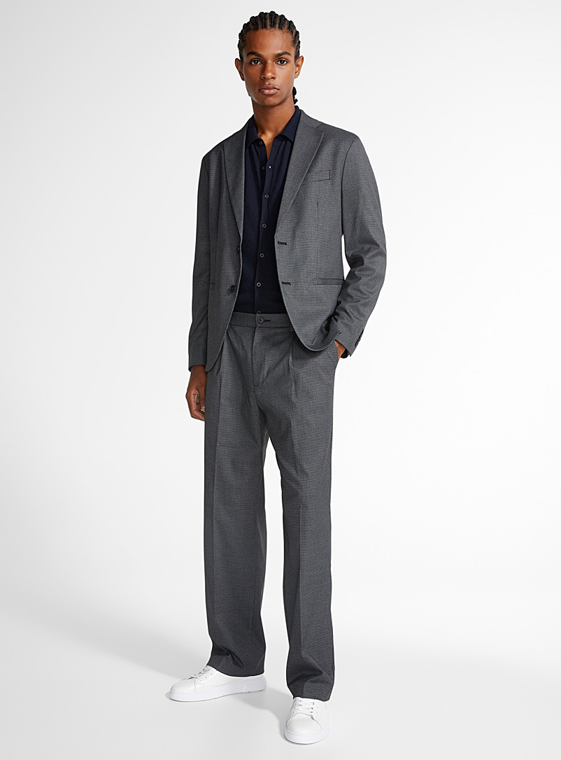 United Colors of Benetton: Le pantalon à plis pied-de-poule monochrome Coupe droite Gris pour homme