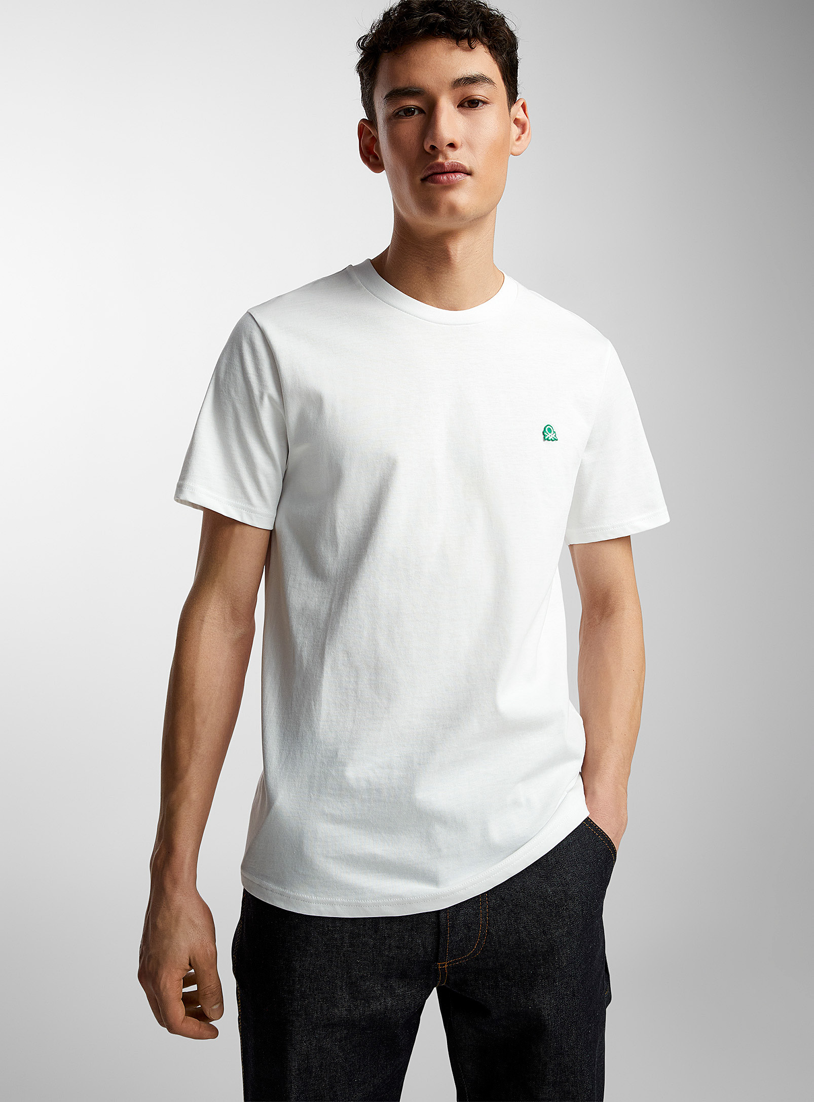 United Colors Of Benetton Minimalist Logo Emblem T-shirt In White