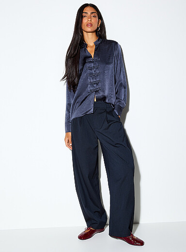 Pleated pinstripe barrel pant