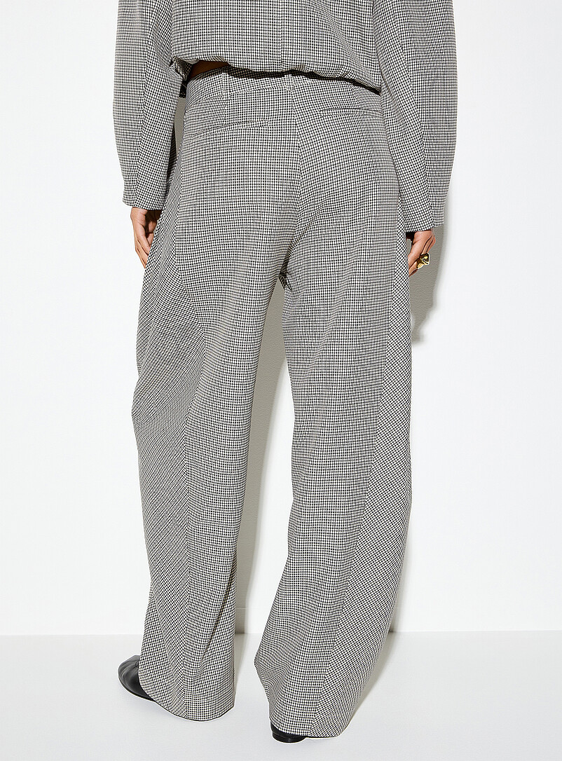 Houndstooth pleated barrel pant product image 3