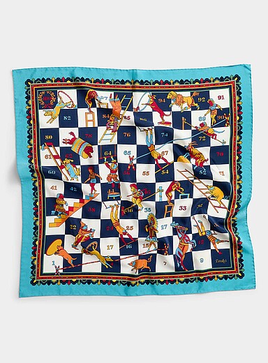 Le foulard &agrave; nouer serpents et &eacute;chelles