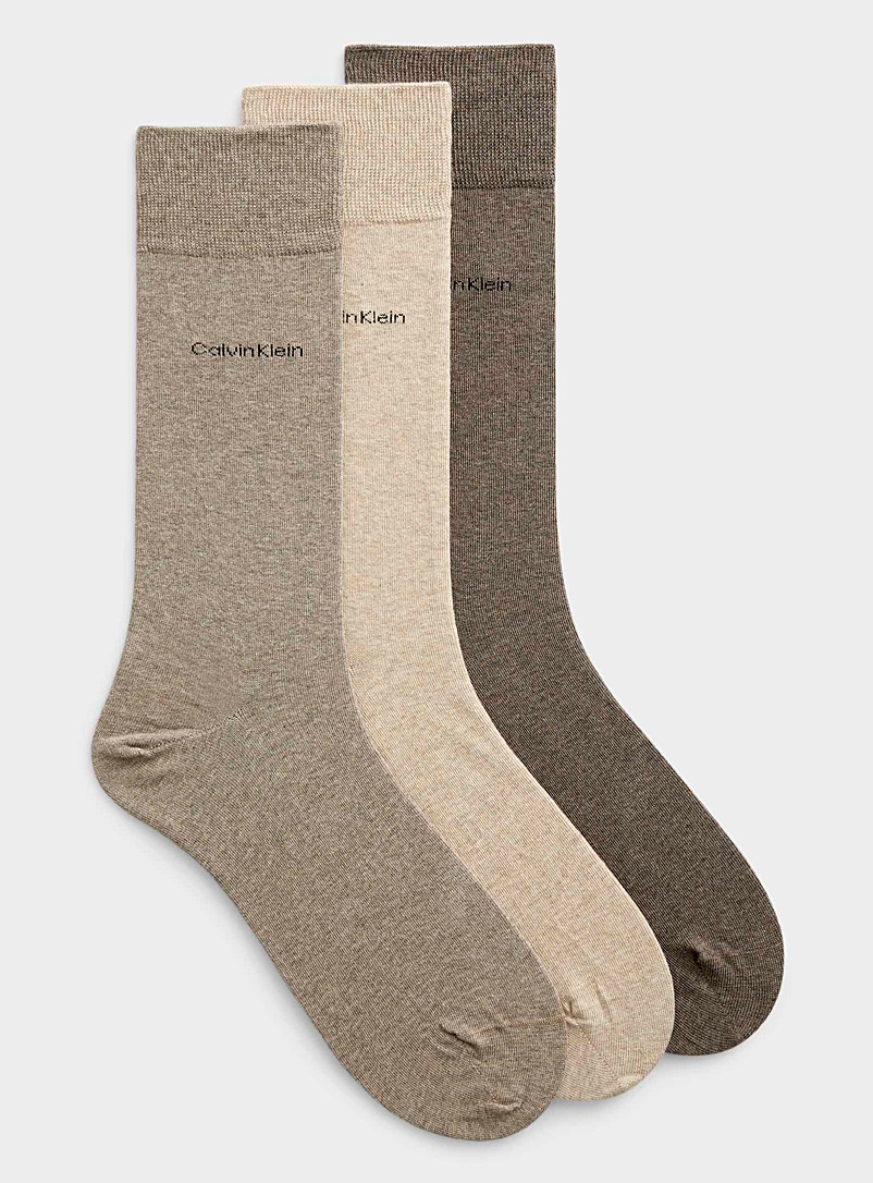 Calvin Klein: Les chaussettes unies fin tricot Emballage de 3 Brun pâle-taupe pour homme
