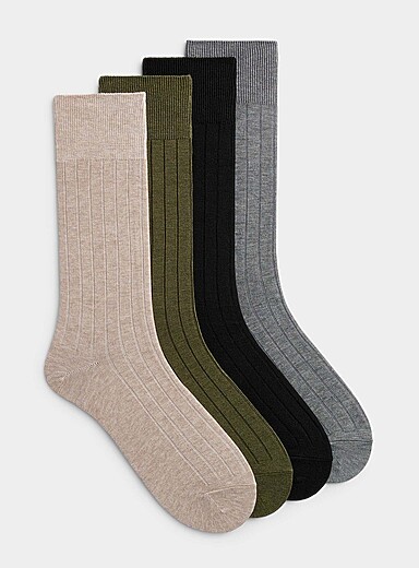 Les chaussettes habill&eacute;es c&ocirc;tel&eacute;es unies Emballage de 4