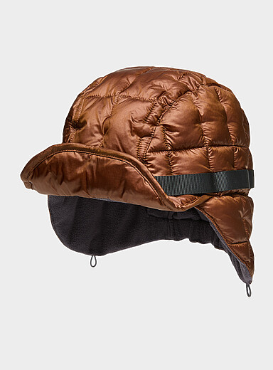 La casquette matelass&eacute;e visi&egrave;re rabattable