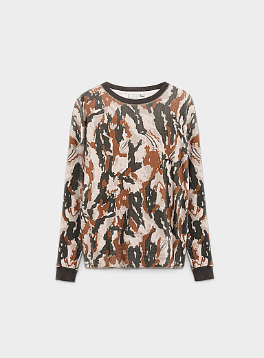 Le t-shirt gaufr&eacute; camouflage