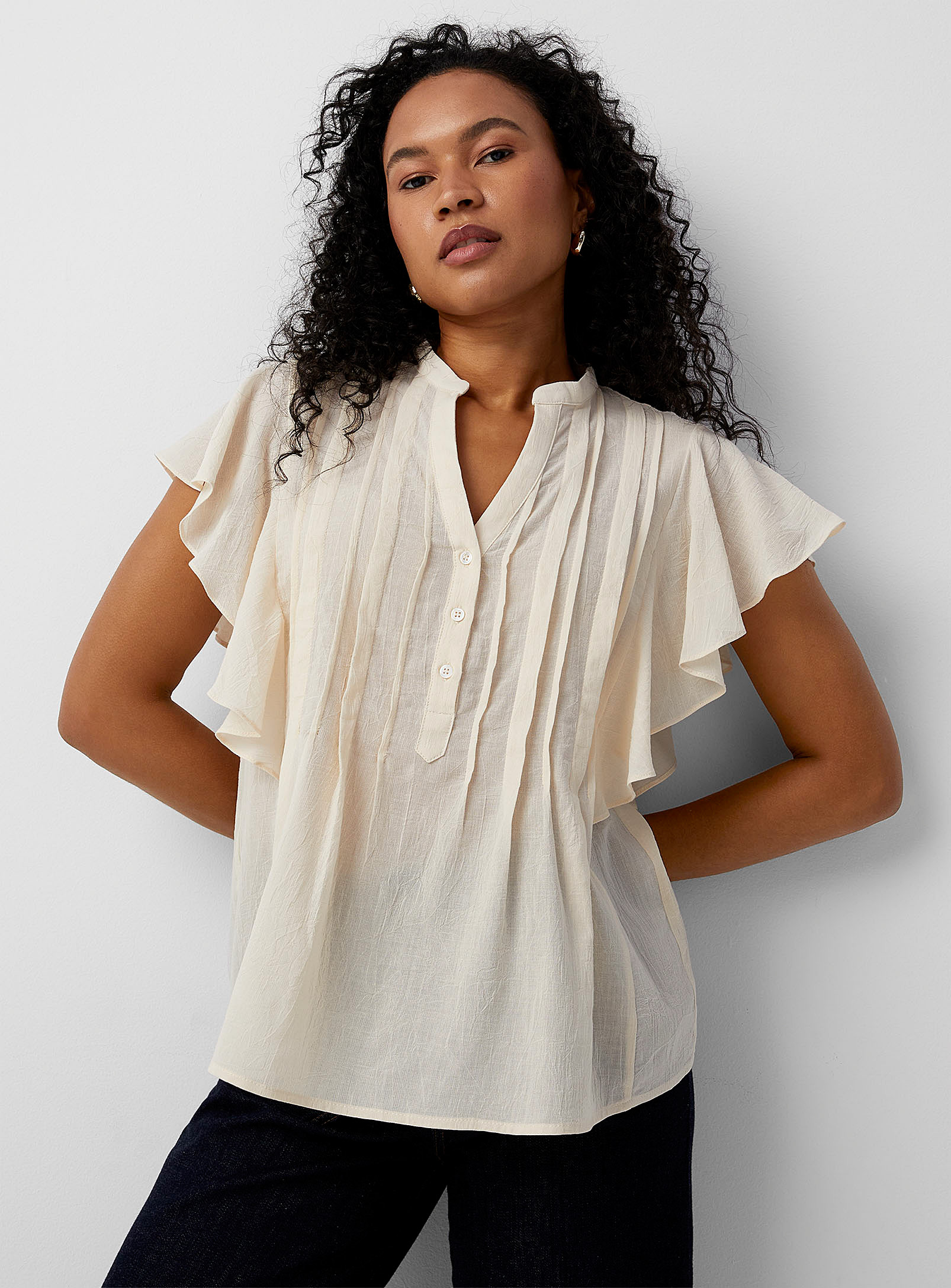 Thekorner Ruffled Cap Sleeves Pleated Blouse In Off White