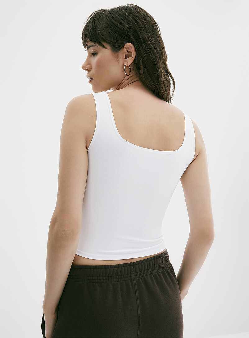 Twik: La camisole courte col carr&eacute; seconde peau Noir pour femme