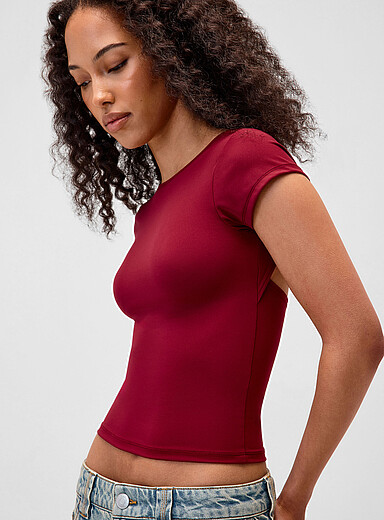 Twik: Le t-shirt dos ouvert seconde peau Rouge framboise - Cerise pour femme