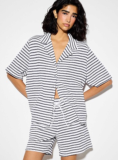La chemise col crant&eacute; tricot &agrave; rayures