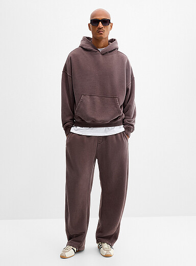 Le pantalon envers molletonn&eacute; couleur d&eacute;lav&eacute;e <b>Coupe ballon</b>