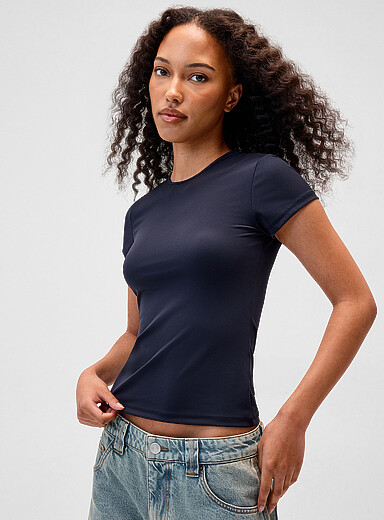 Ultra-fitted microfibre T-shirt