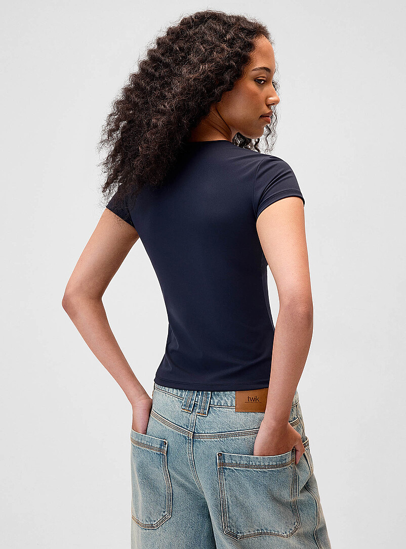 Ultra-fitted microfibre T-shirt | Twik | Women%u2019s Basic T