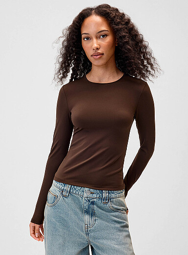 Twik: Le t-shirt manches longues tr&egrave;s ajust&eacute; microfibre Brun pour femme