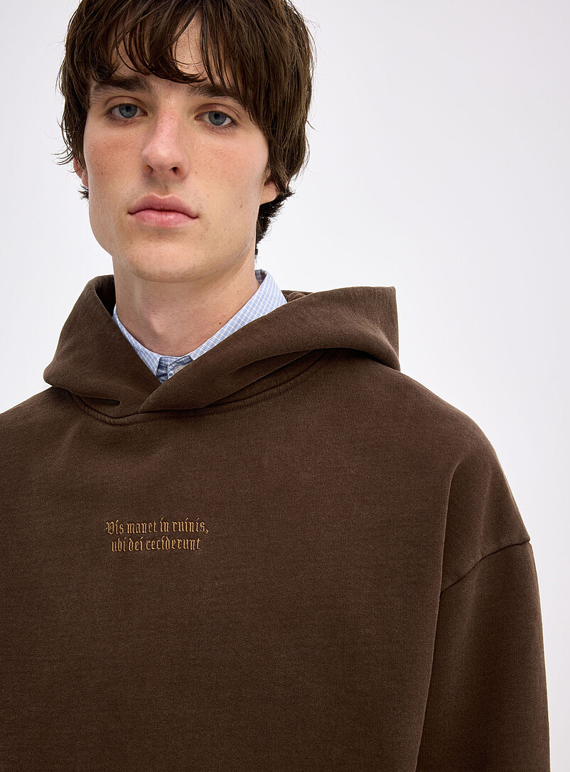 値下げ【新品】ELNEST JOMON FRAGMENT HoodieブラウンS Latin inscription faded hoodie | Djab | | Simons