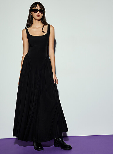 Twik: La robe maxi jersey fluide taille soulign&eacute;e Noir pour femme