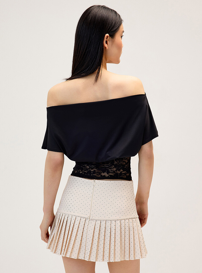 Asymmetric-neck lace-trim T-shirt product image 3