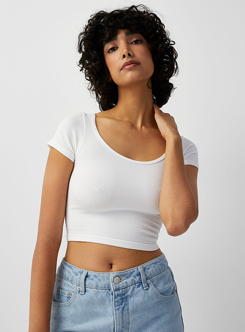Twik White Grid texture cropped tee for women