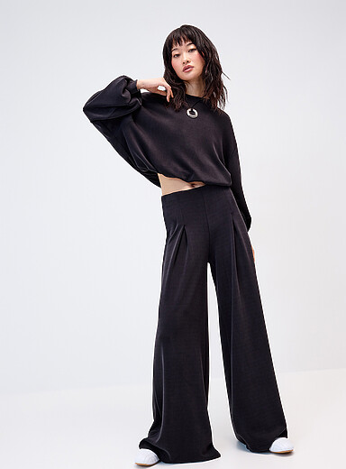 Peach-skin wide-leg pant