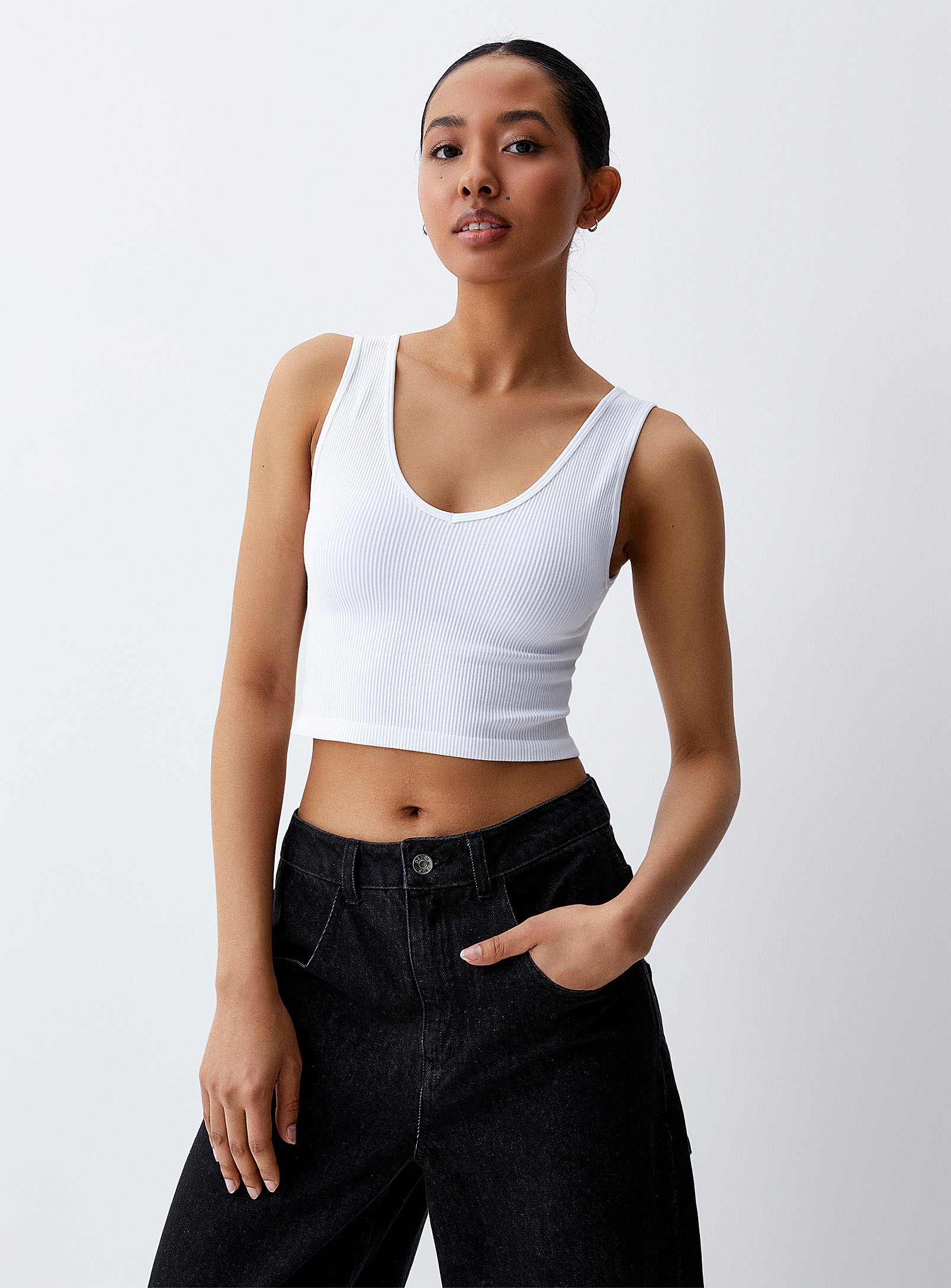Twik - Women's Ribbed V-neck cropped Cami Top