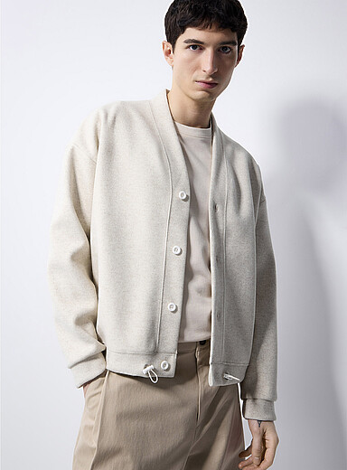 Le cardigan toucher feutr&eacute; <b>Importation de S&eacute;oul</b>