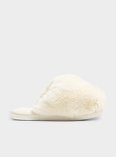 P.J. Salvage: La pantoufle XL fausse fourrure Ivoire - Beige cr&egrave;me pour femme