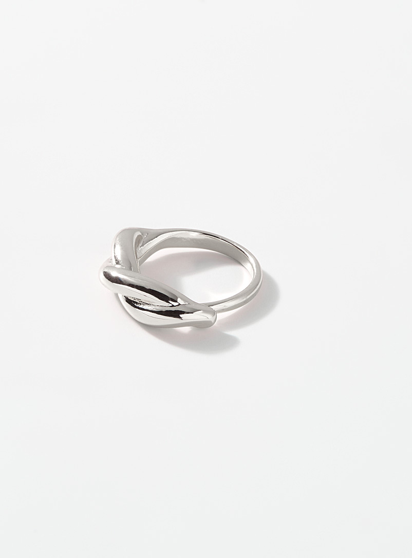 Simons Silver Twisted silhouette ring for women