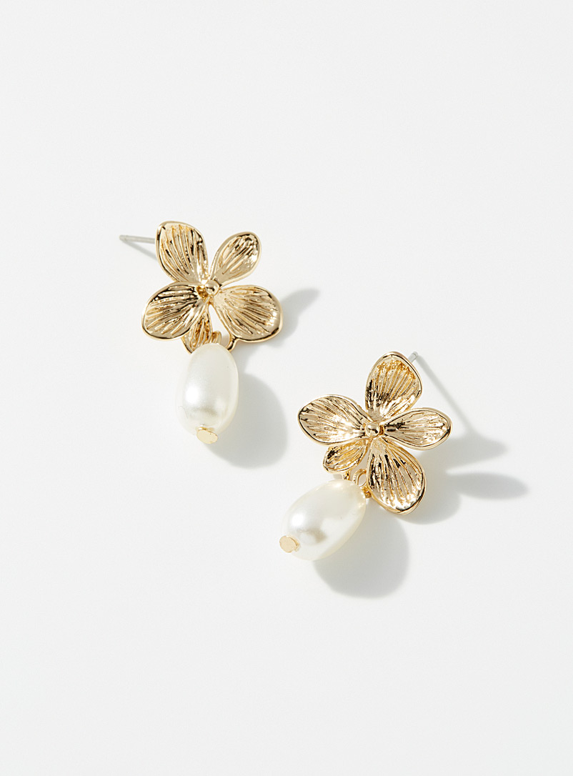 Pearly Bead Floral Earrings