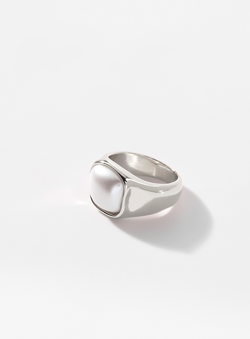 Pearly bead cabochon ring product image (primary)