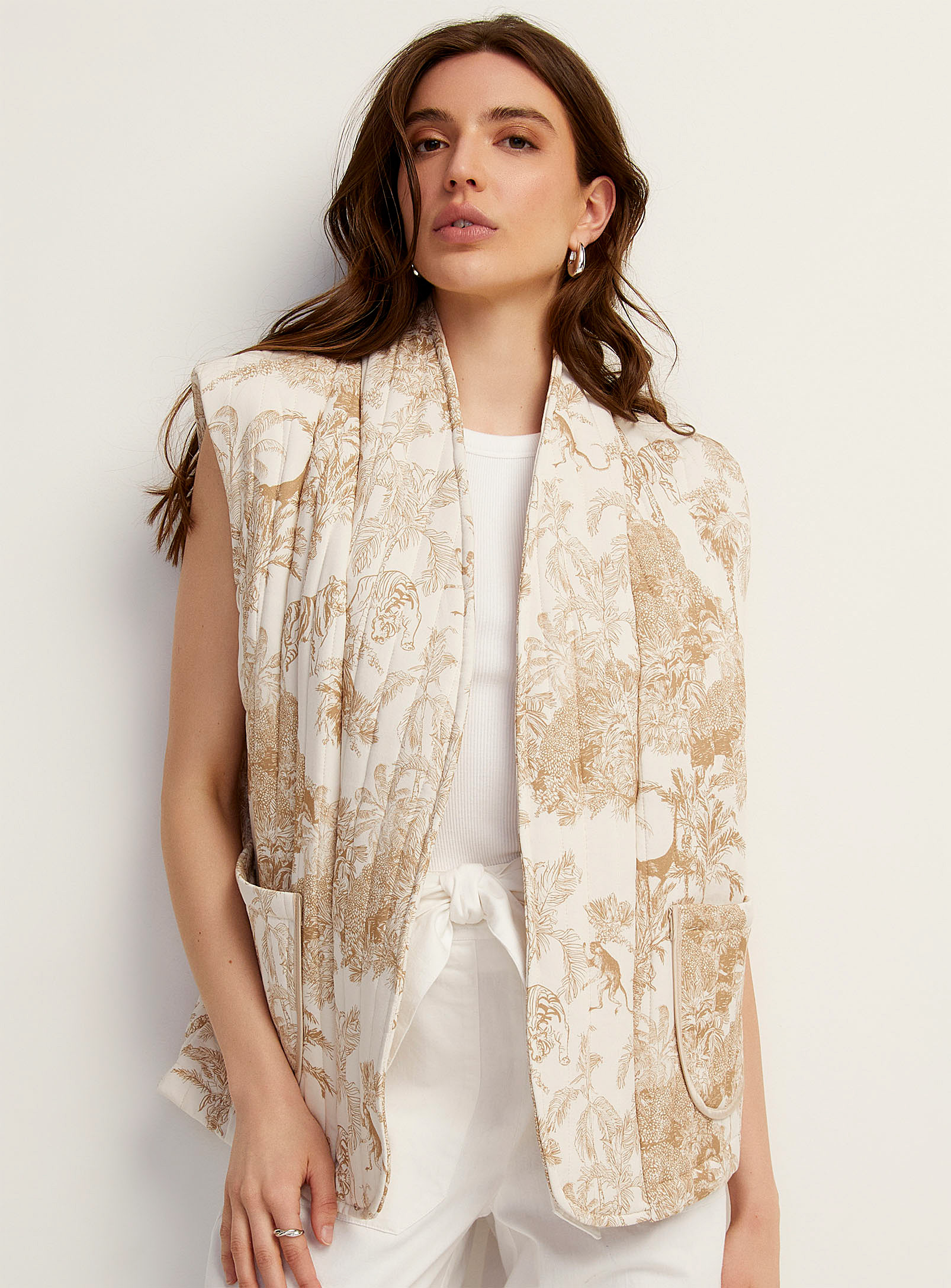 Icone Toile De Jouy Sleeveless Quilted Jacket In Neutral