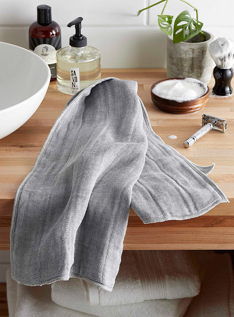Simons Maison Grey Charcoal-infused body wash towel