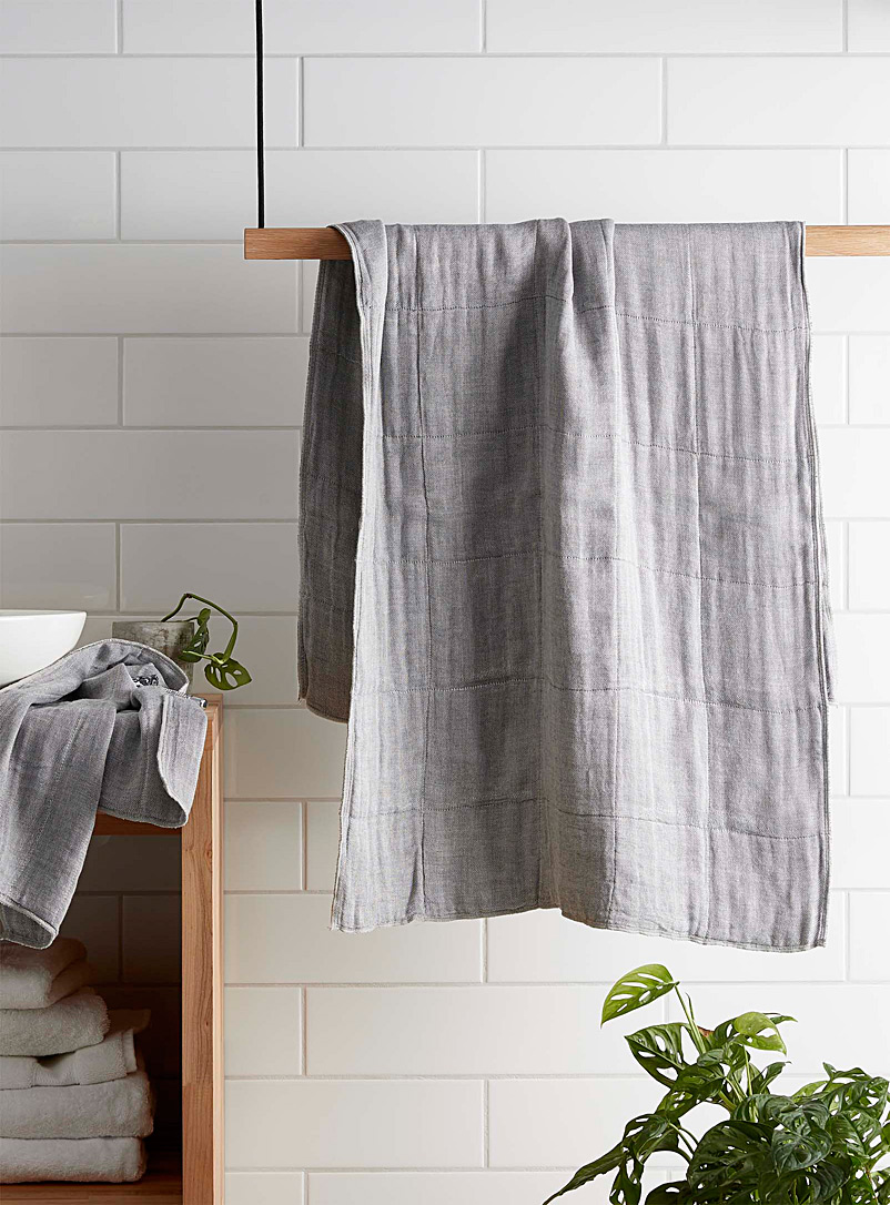 Simons Maison Grey Charcoal-infused bath towel