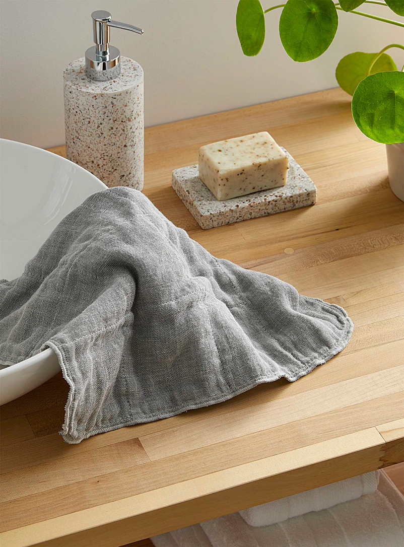 Simons Maison Grey Grey charcoal-infused body wash towel