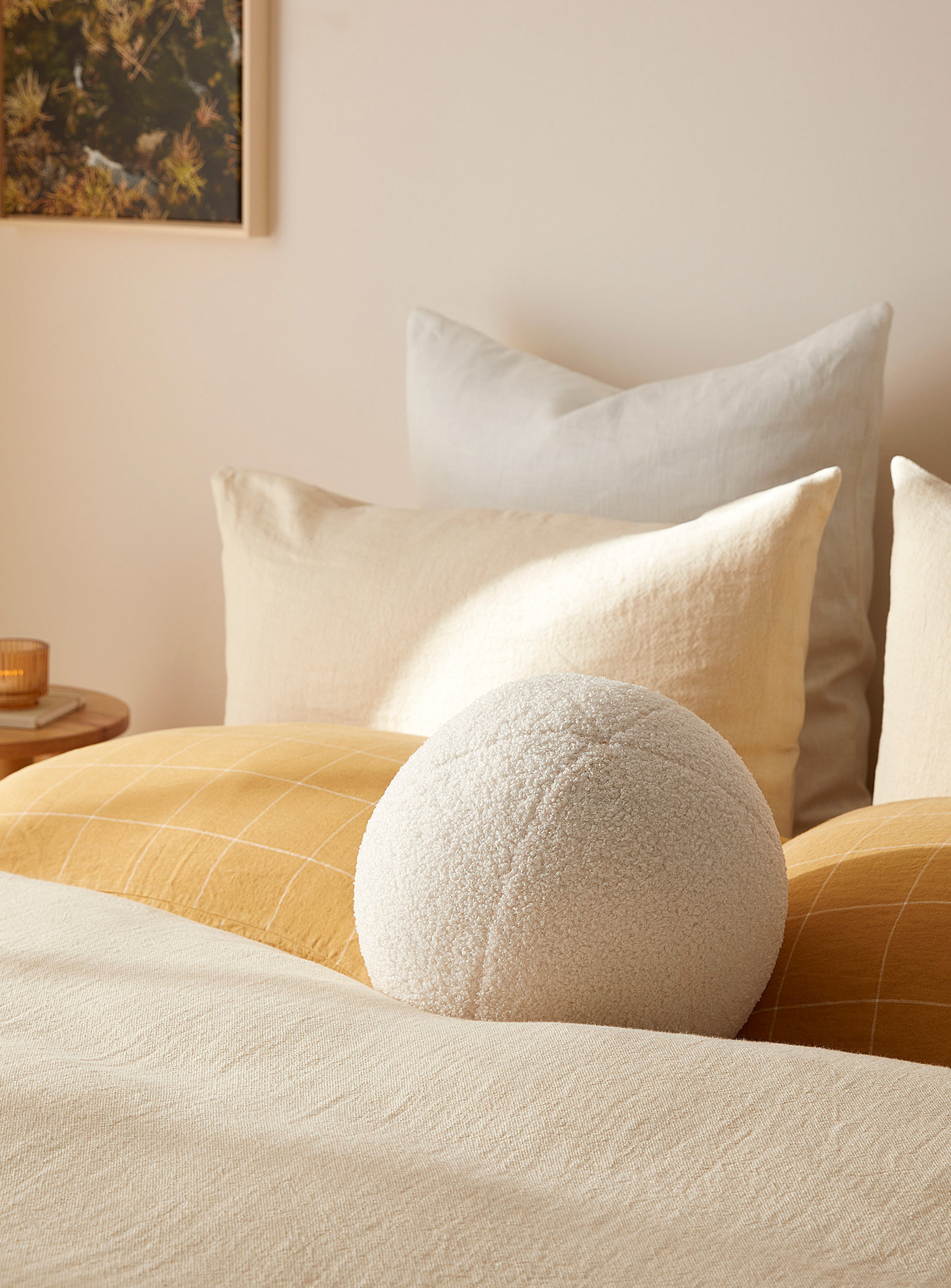 Simons Maison Ball-shaped Sherpa Cushion 35 Cm In Diameter In Ivory White