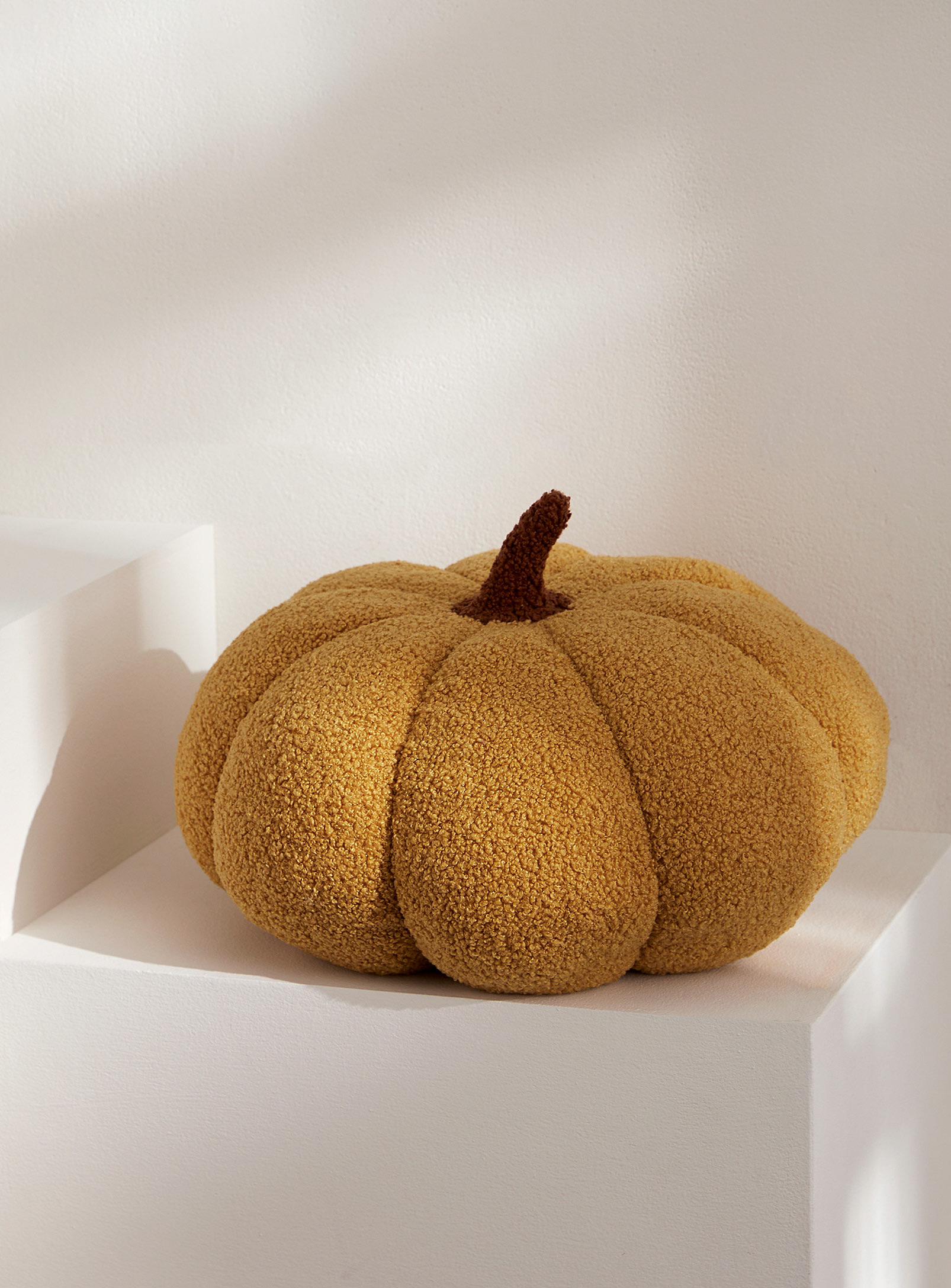 Simons Maison - Orange pumpkin sherpa cushion 40 cm in diameter