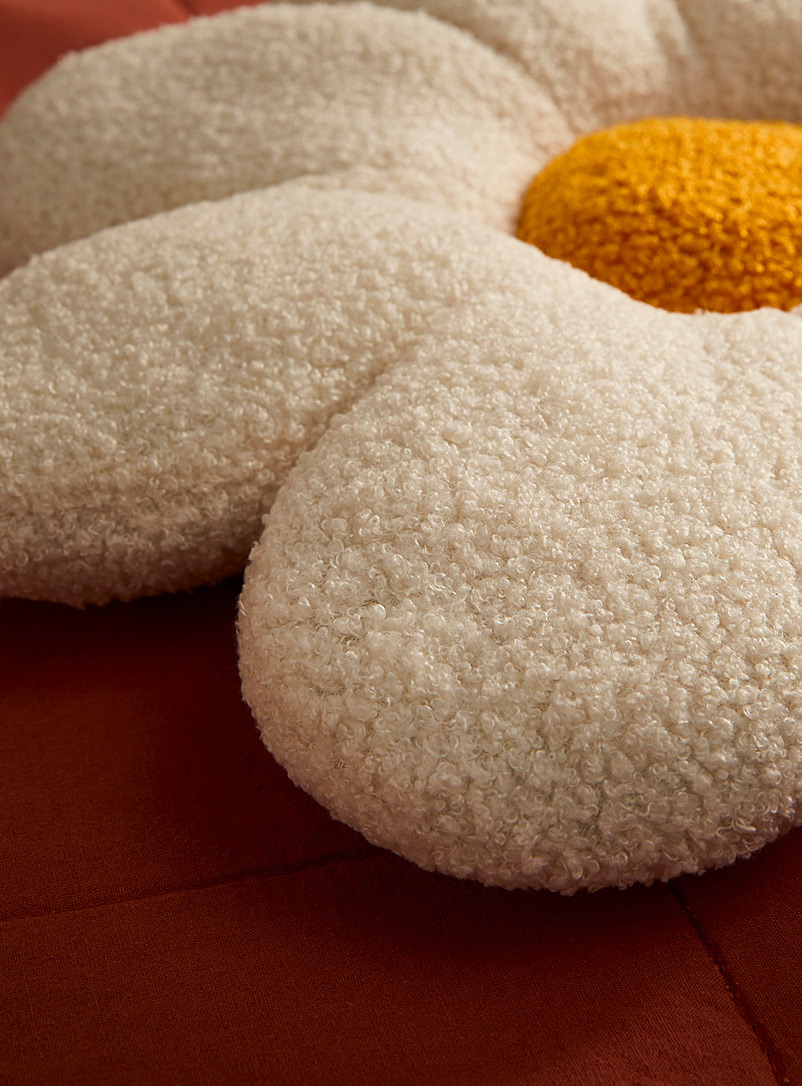 Daisy high-pile fleece cushion 50 cm in diameter product image 2