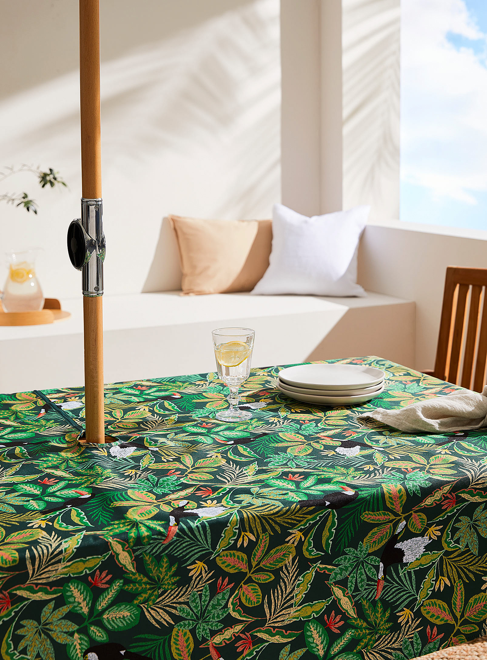 Simons Maison Toucans Umbrella Tablecloth In Assorted