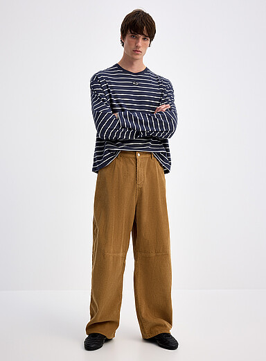 Le pantalon baggy velours c&ocirc;tel&eacute; Coupe ballon <b>Importation de S&eacute;oul</b>
