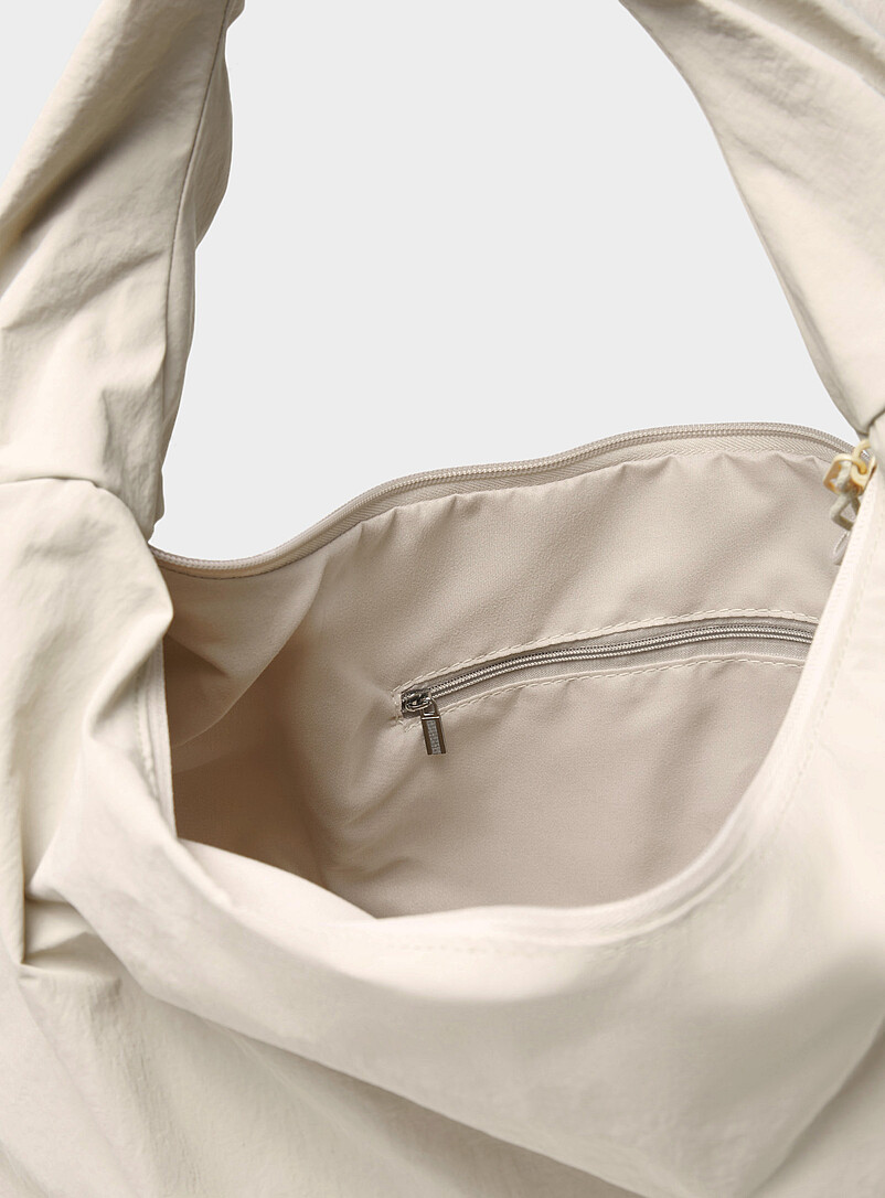 Le 31: Le sac demi-lune nylon froiss&eacute; <b>Importation de S&eacute;oul</b> Taupe pour homme
