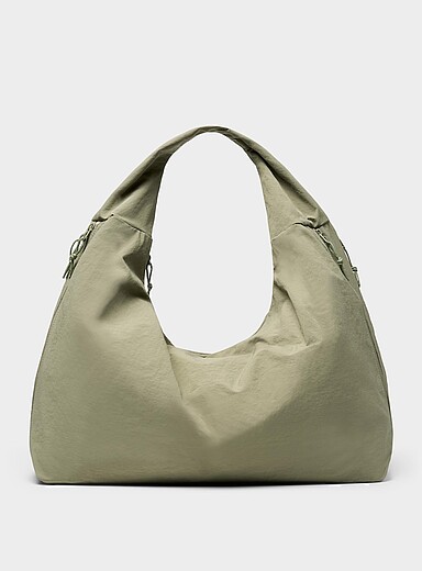 Le sac demi-lune nylon froiss&eacute; <b>Importation de S&eacute;oul</b>