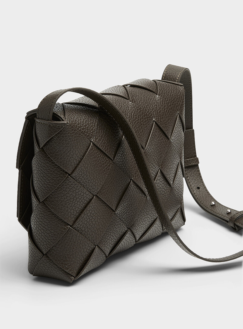 Le 31: Le sac bandouli&egrave;re &agrave; rabat natt&eacute; Noir pour homme