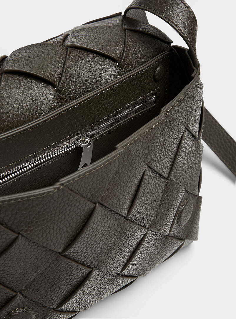 Le 31: Le sac bandouli&egrave;re &agrave; rabat natt&eacute; Noir pour homme