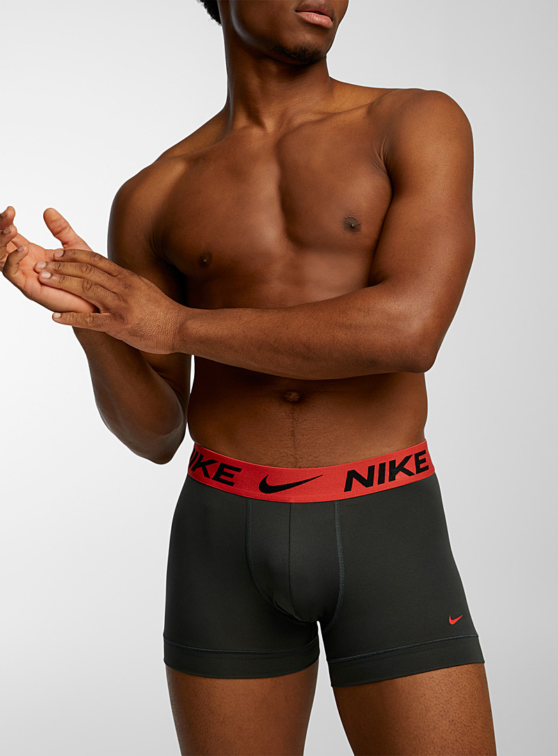 Nike: Le boxeur long Essential Micro logo rouge Charbon pour homme