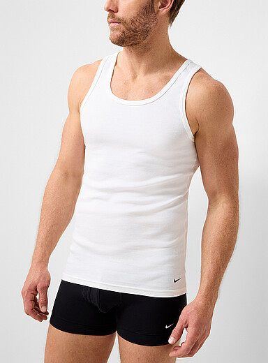 Les camisoles sous-v&ecirc;tements c&ocirc;tel&eacute;es Dri-Fit Emballage de 2