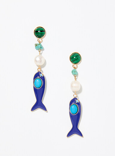 Les longues boucles d'oreilles poissons bleus