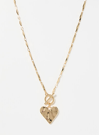 Le collier maille g&eacute;om&eacute;trique c&oelig;ur martel&eacute; 
